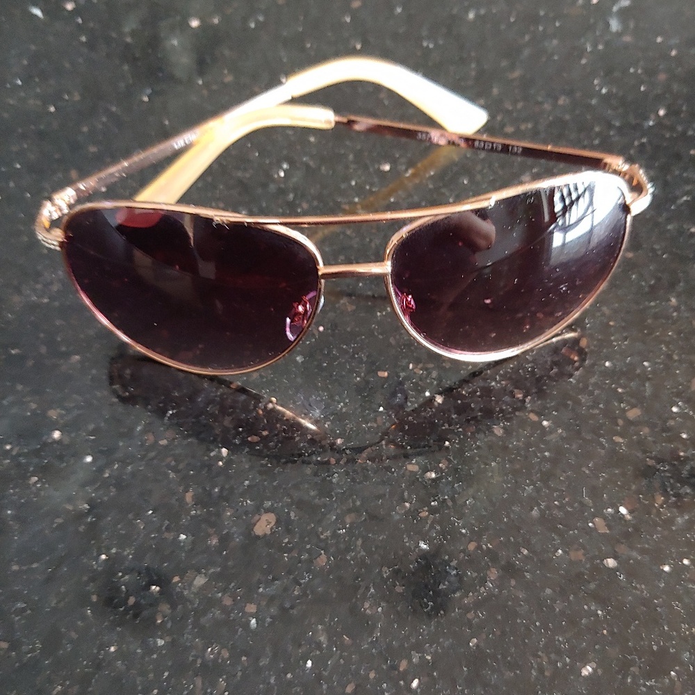 NWOT Liz Claiborne sunglasses